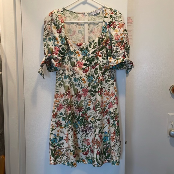 Other Stories Linen Floral Dress. Wore twice. Great condition. - Picture 2 of 5